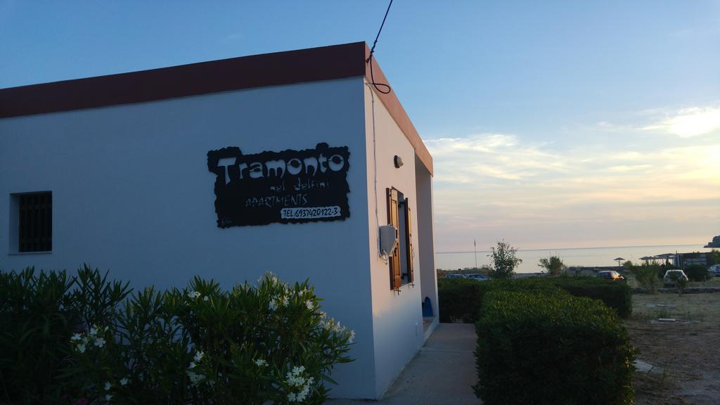 Tramonto Nel Delfini Apartment Kini Exterior photo